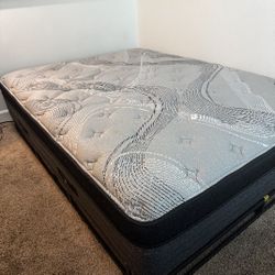 New Queen Size Nolah Evolution Plush Mattress Box spring And Bottem Bed Frame. Asking $700