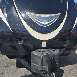 Rv Travel Trailer 2 Rooms 31 Feet 