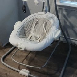 Graco Swing And Bouncer