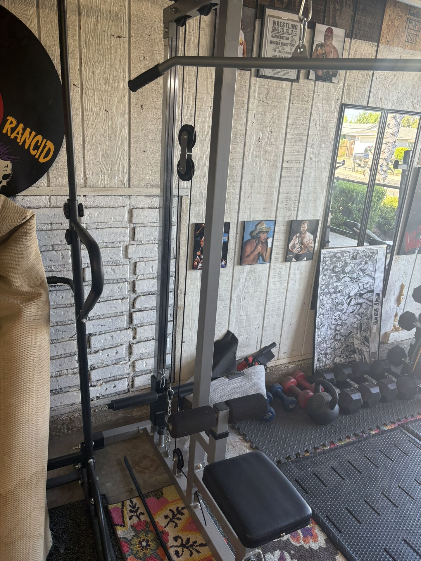 Lat Pull Down Machine