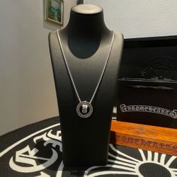 Collar clásico vintage 