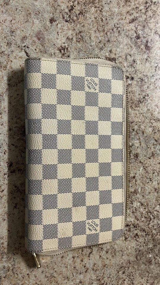 Louis Vitton Large Tote  & Accessories