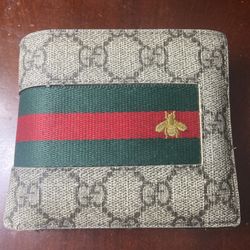Gucci Supreme Bee Bifold Wallet