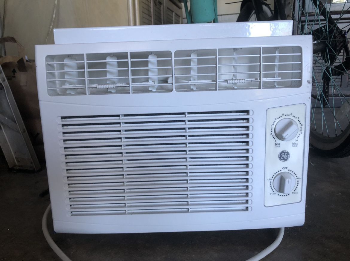 GE Window Air Conditioner Unit