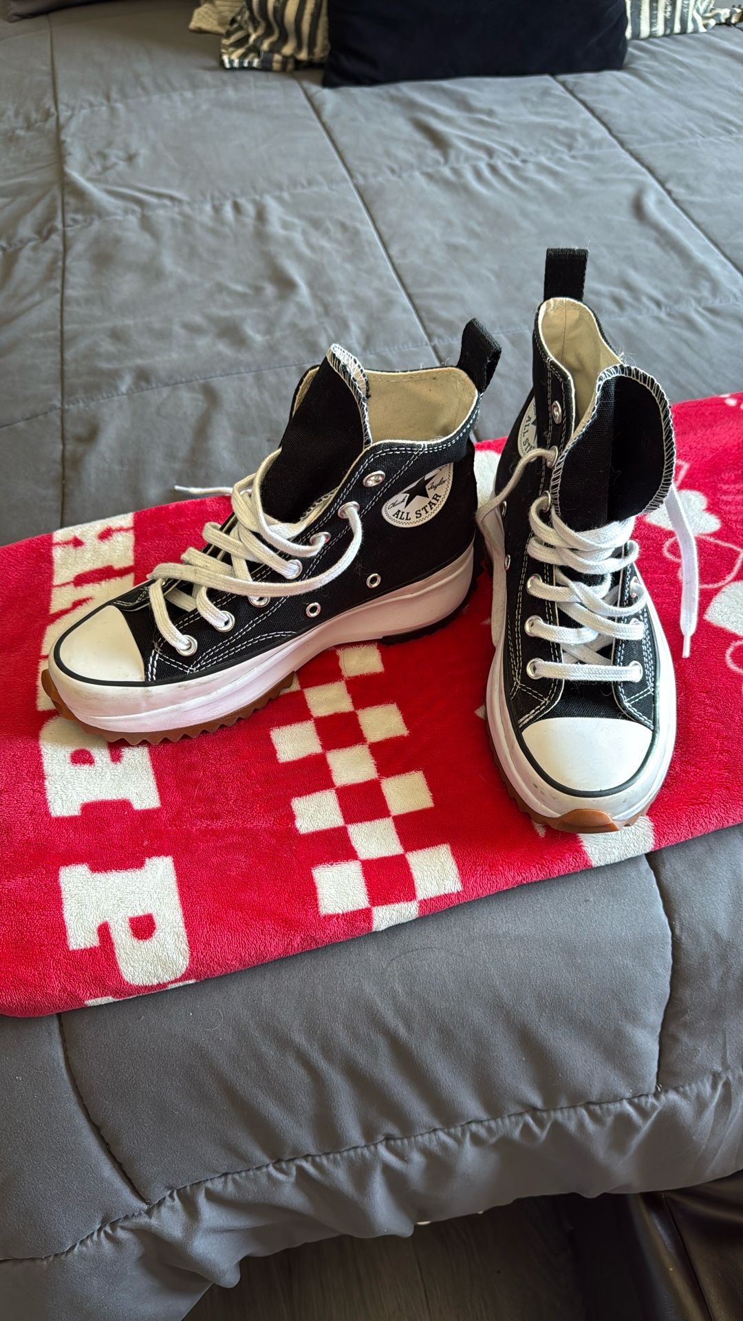 Converse Run Star Hike Canvas Platform Size 6.5 Women