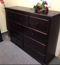 Nine drawers dresser