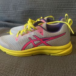 Asics Size 4