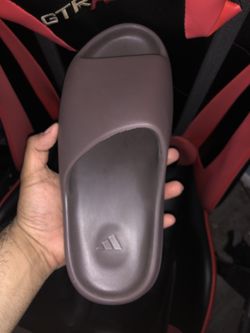 Yeezy Slides “soot” Sz 10
