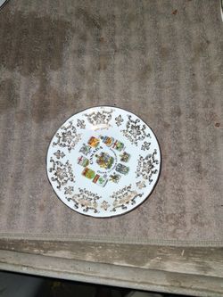 ​Vintage Canada Coat of Arms Souvenir Plate – Gold Filigree Rim Display Plate