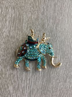 Betsey Johnson Thai Royal Golden Elephant Brooch/Pendant W/Light Blue stones & Burgundy Enamel Detailing￼