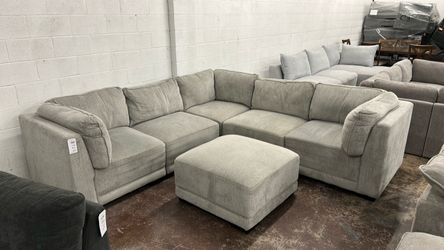 Sectional Sofa - Delivery/Financing Available