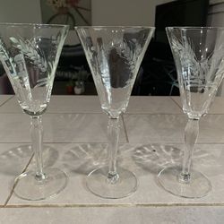 Classy Vintage Glass Wine Cups
