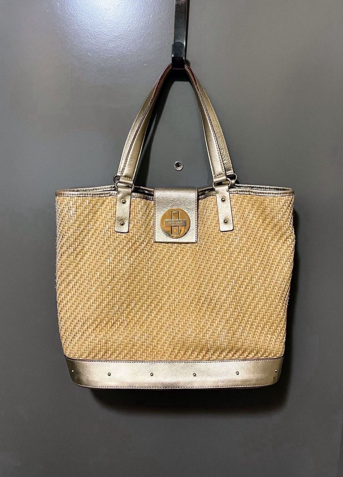 KATE SPADE wicker gold trim tote purse (Pick up🛒 In Bellevue) *Check out my Other Posts 💕