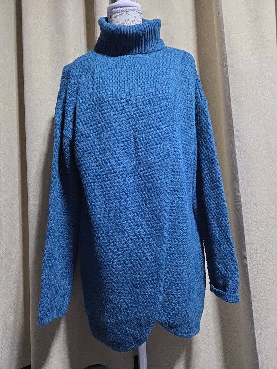 Great NW INDIGO SWEATER SZ LG