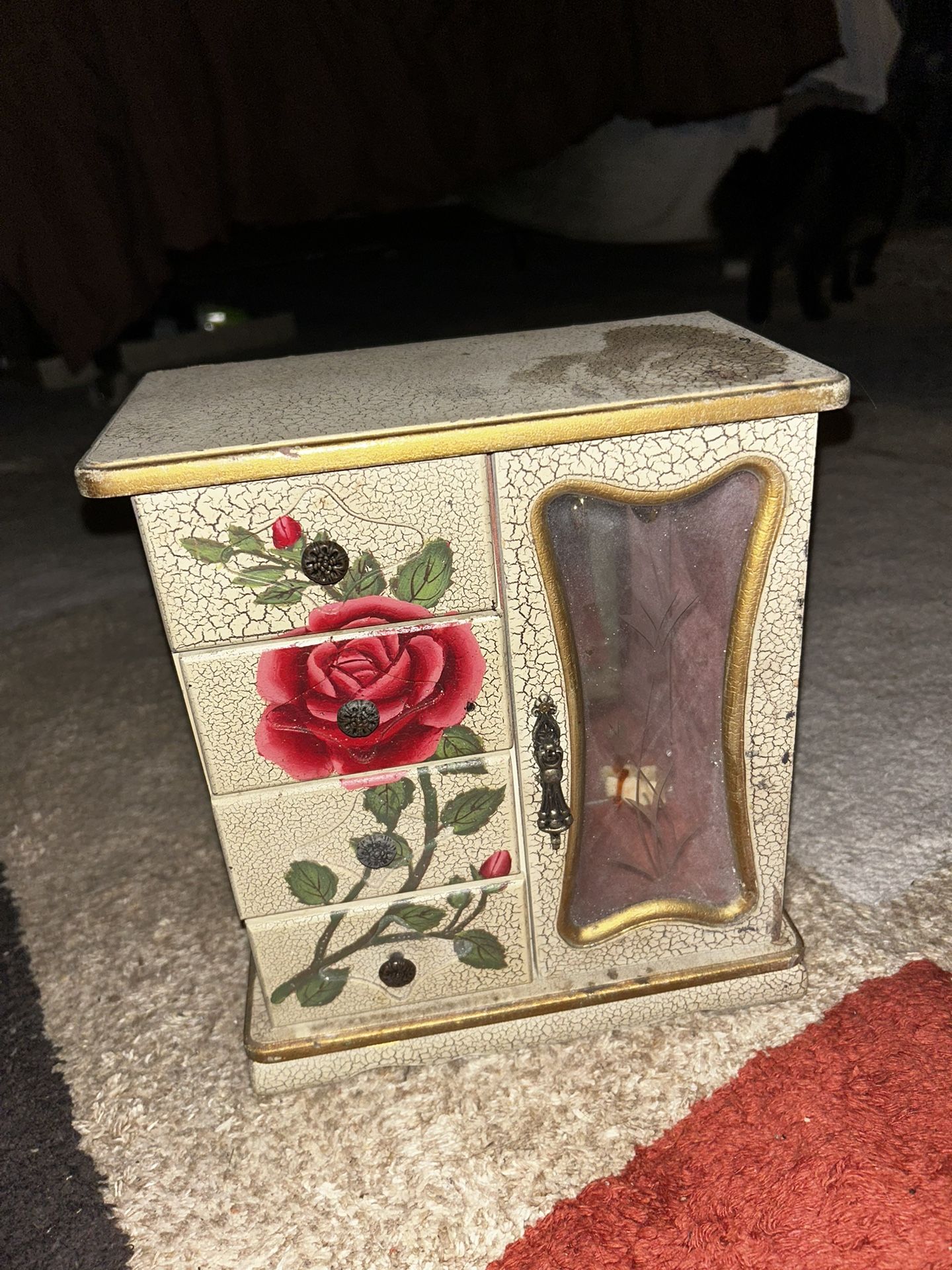 Jewelry box
