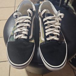 VANS MENS SIZE 11
