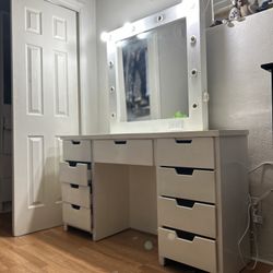 Vanity mirror 