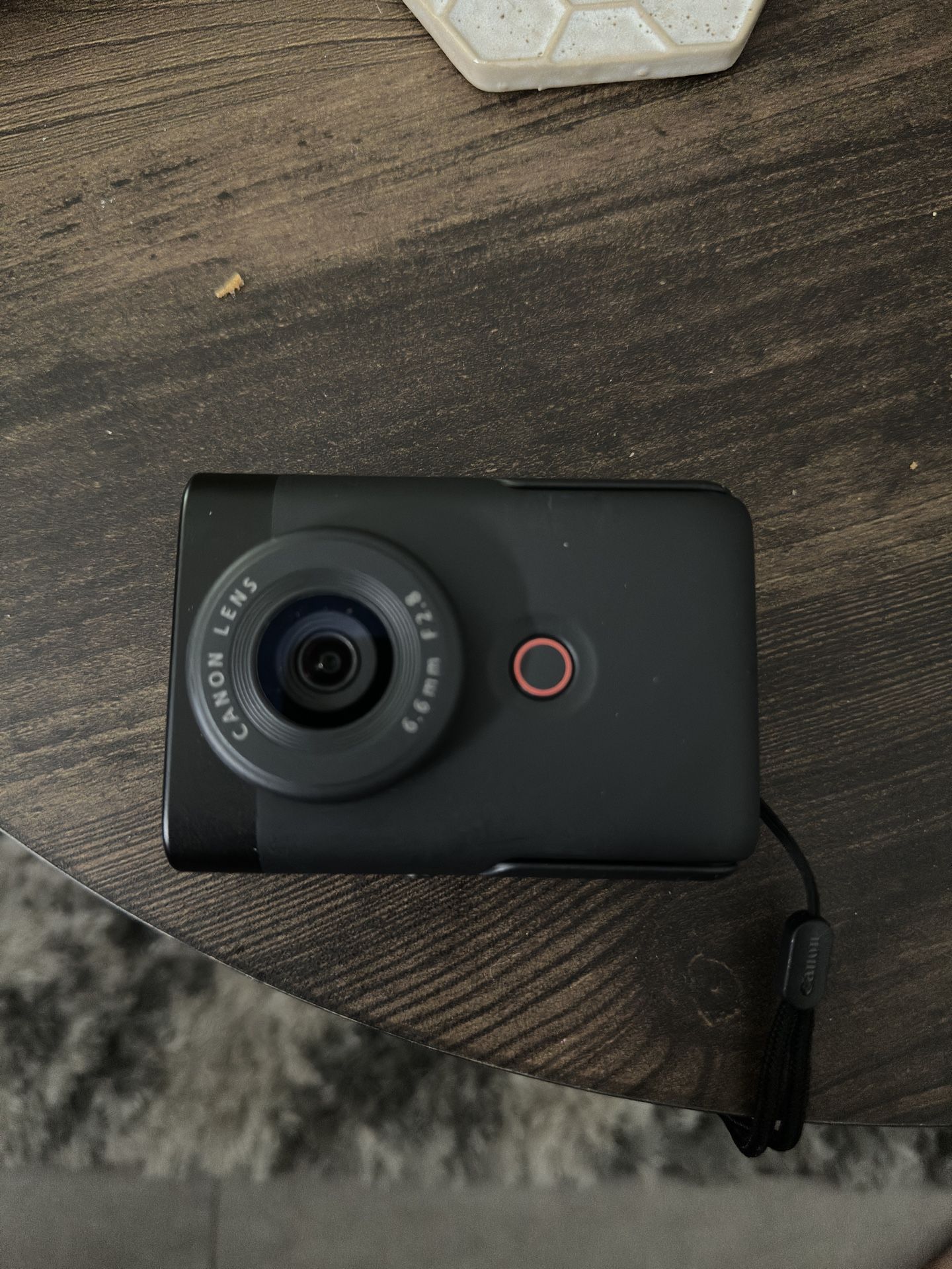 Canon Powershot V10