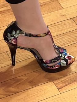 Steve Madden Strappy Stilettos Size 9