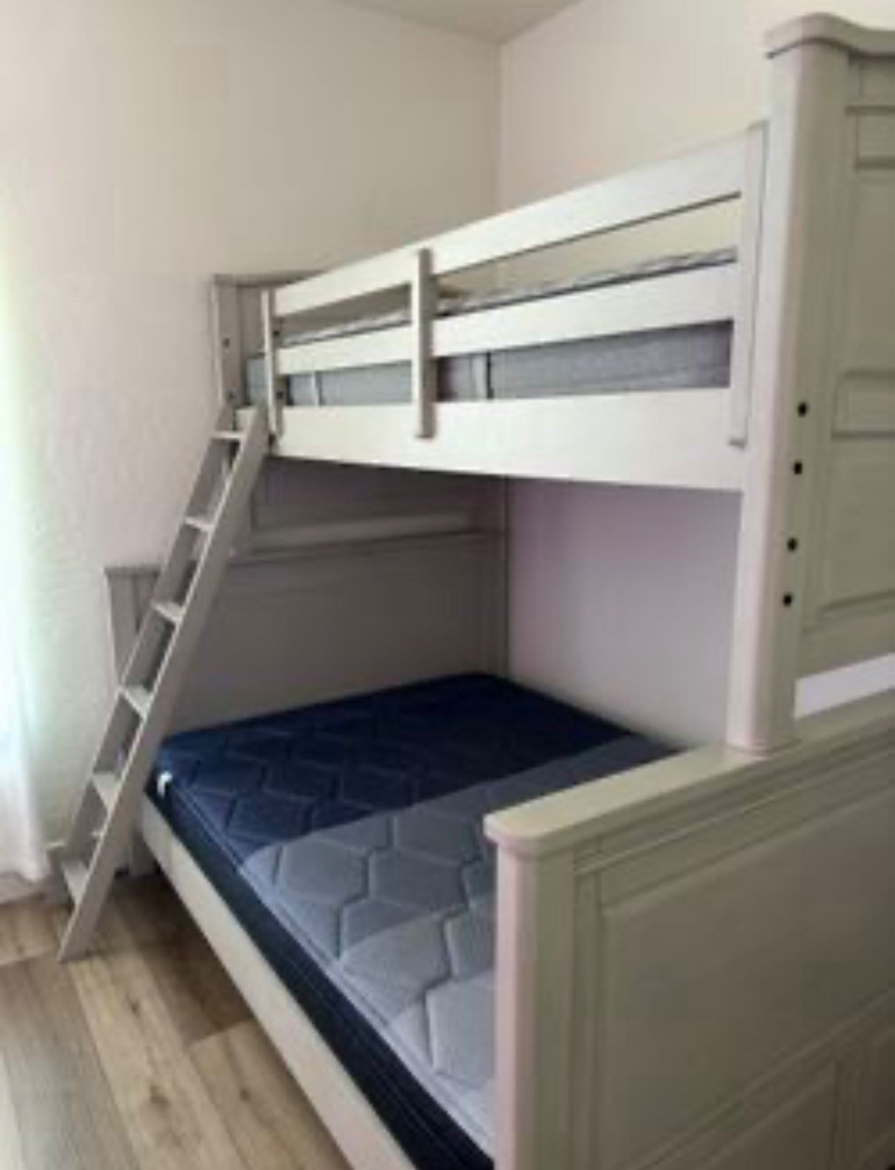 Solid Wood Bunk Bed