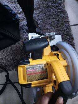 DeWalt 7 3/4" circular saw AND bag