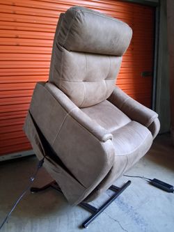 Moto Motion Lift Assist Recliner Chair FREE DELIVERY