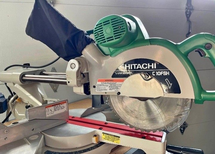 Hitachi-C10FSH-Dual-Bevel-Compound-Miter