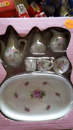 Little girls glass tea set