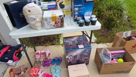 Garage sale today Saturday at Cypress Reseve Land O Lakes