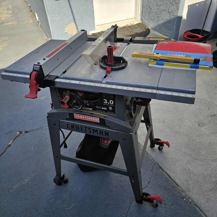 10in Craftsmen Table Saw, 3HP, On Wheels, Manual Included, Mitre Gauge And Fence