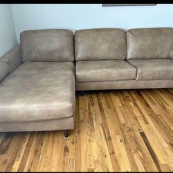 Couch set