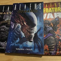 Aliens Comic Books Are Aliens Outbreak,Aliens Predator war,Aliens Harvest