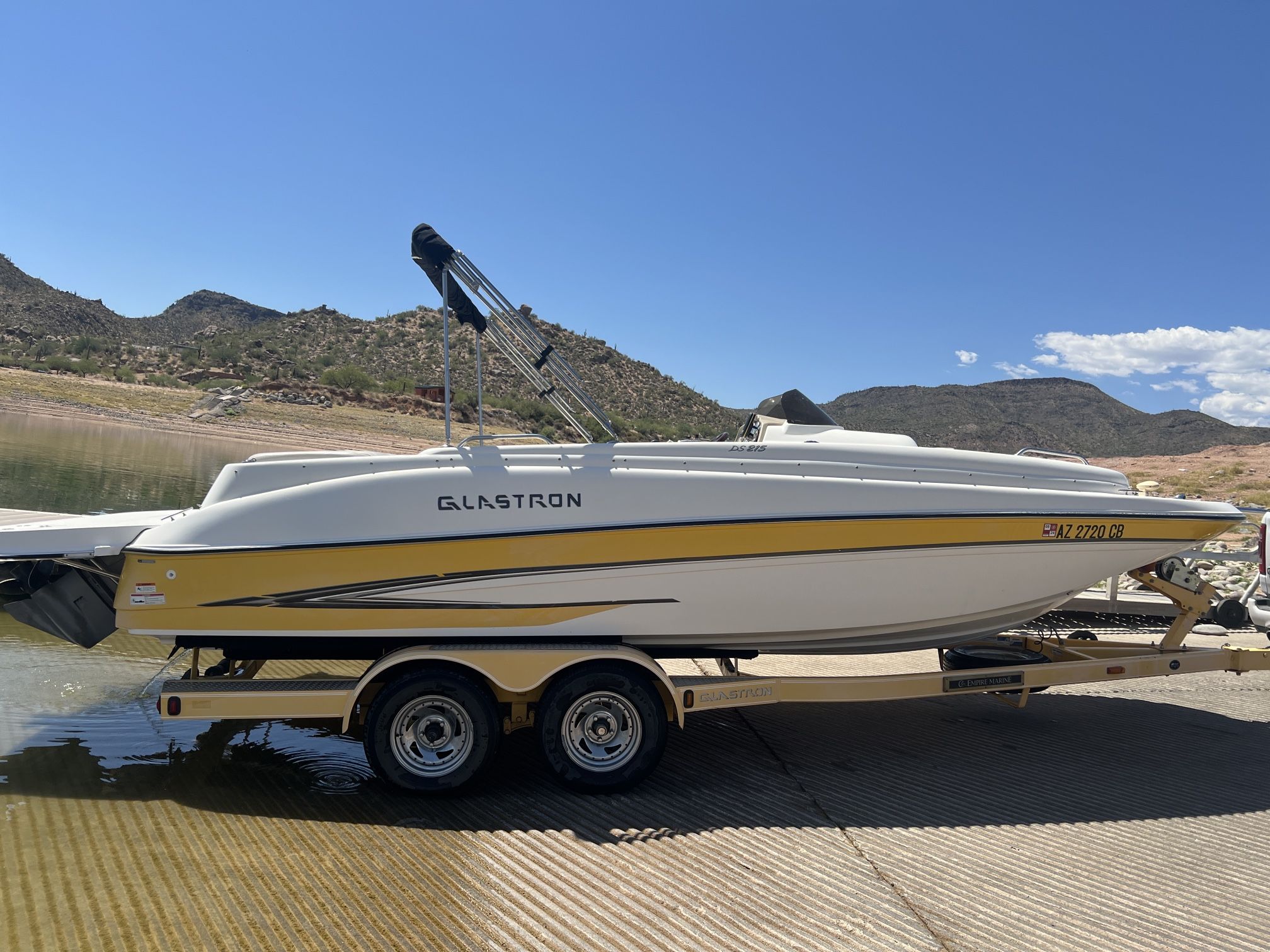 Glastron DS 215 Deck Boat