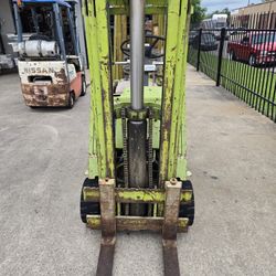 Clark Forklift $1500 (running)