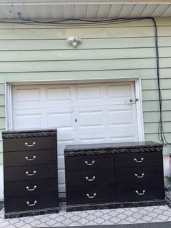 Dresser set