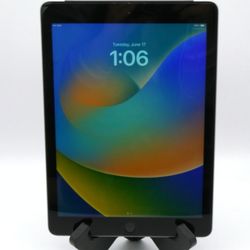 
Apple iPad 5th Gen - 9.7” 32GB Wi-Fi + Cellular Space Gray - Model A1823 w/ ZAGG
