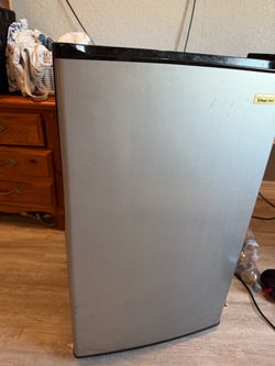 Mini fridge