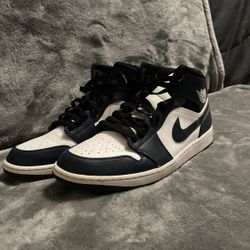 Jordan 1 Mid