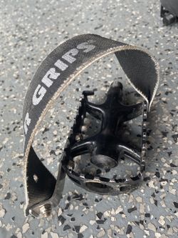 Pedals With Power Straps