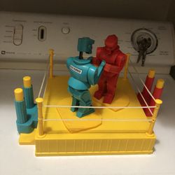 Rock’em And Sock’em Game 