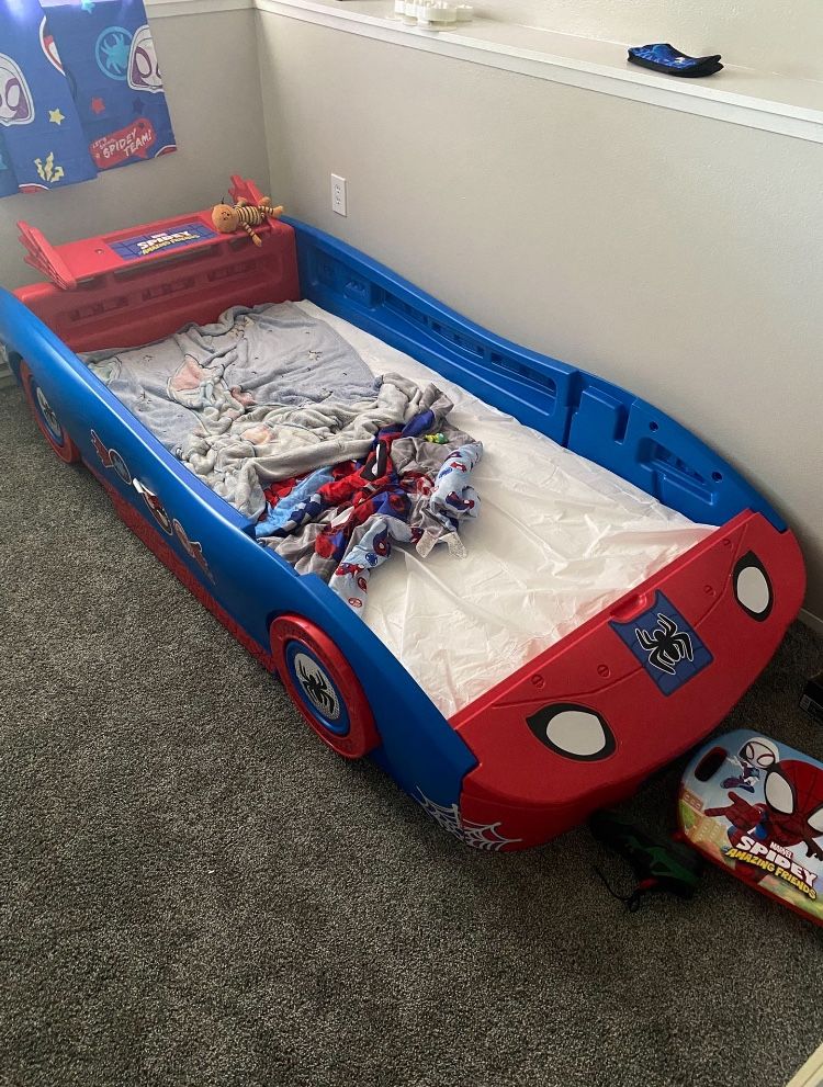 Free Kids Bedframe