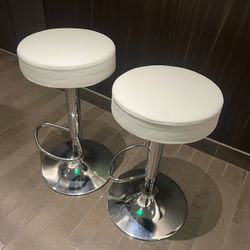 White Bar Stools (adjustable) Almost new