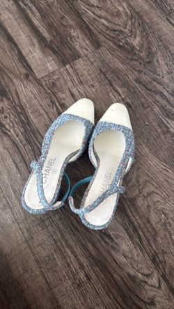 Tweed Chanel shoe