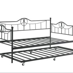 Trundle Daybed TWIN- White Wrought iron Dania Beach!!!