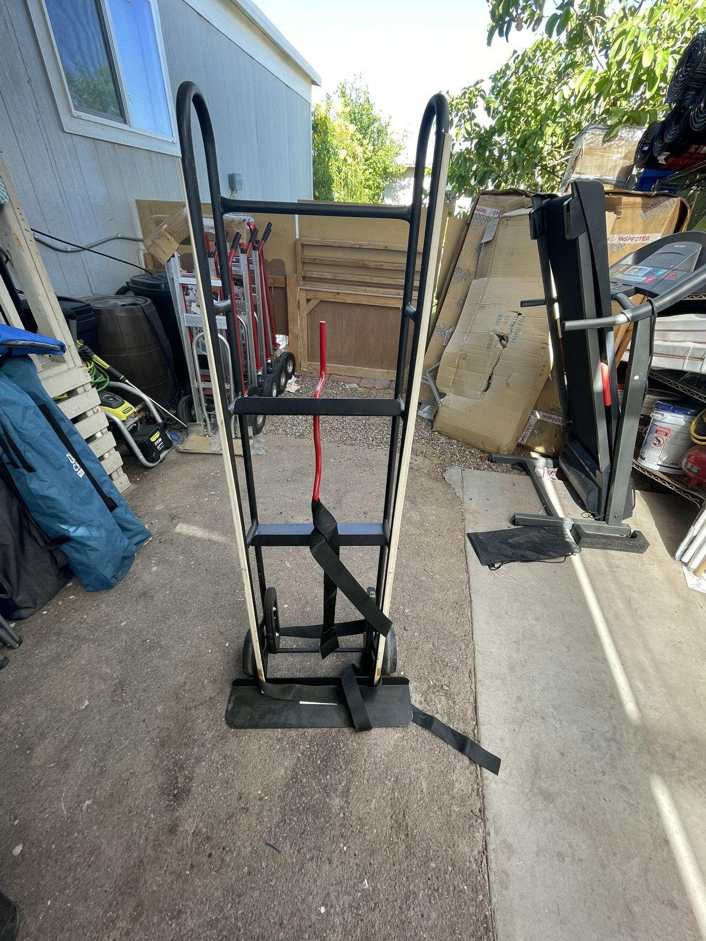 Milwaukee 800 lb. Capacity Appliance Hand Truck