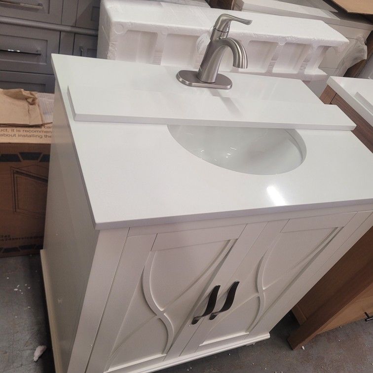 30 Inch Bathroom Vanity & Faucet
