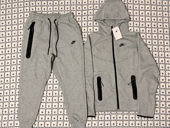 Nike Tech Fleece Suit