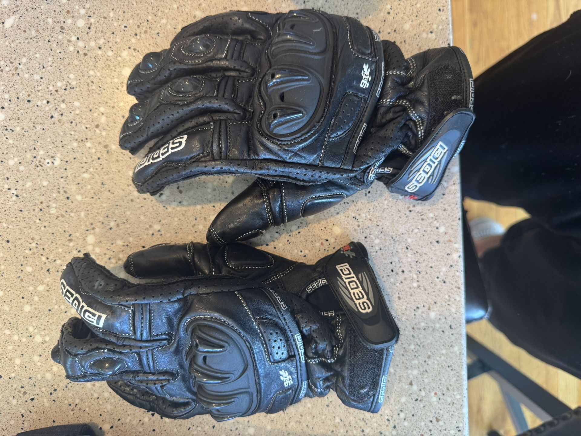 Sedici Motorcycle Gloves