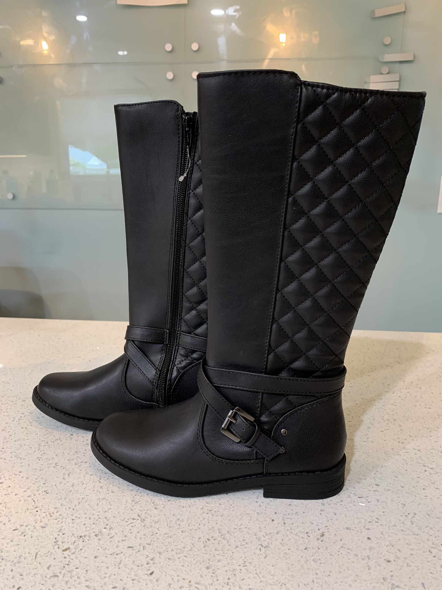 Brand New Girls Kohl’s Size 2 Black Boots