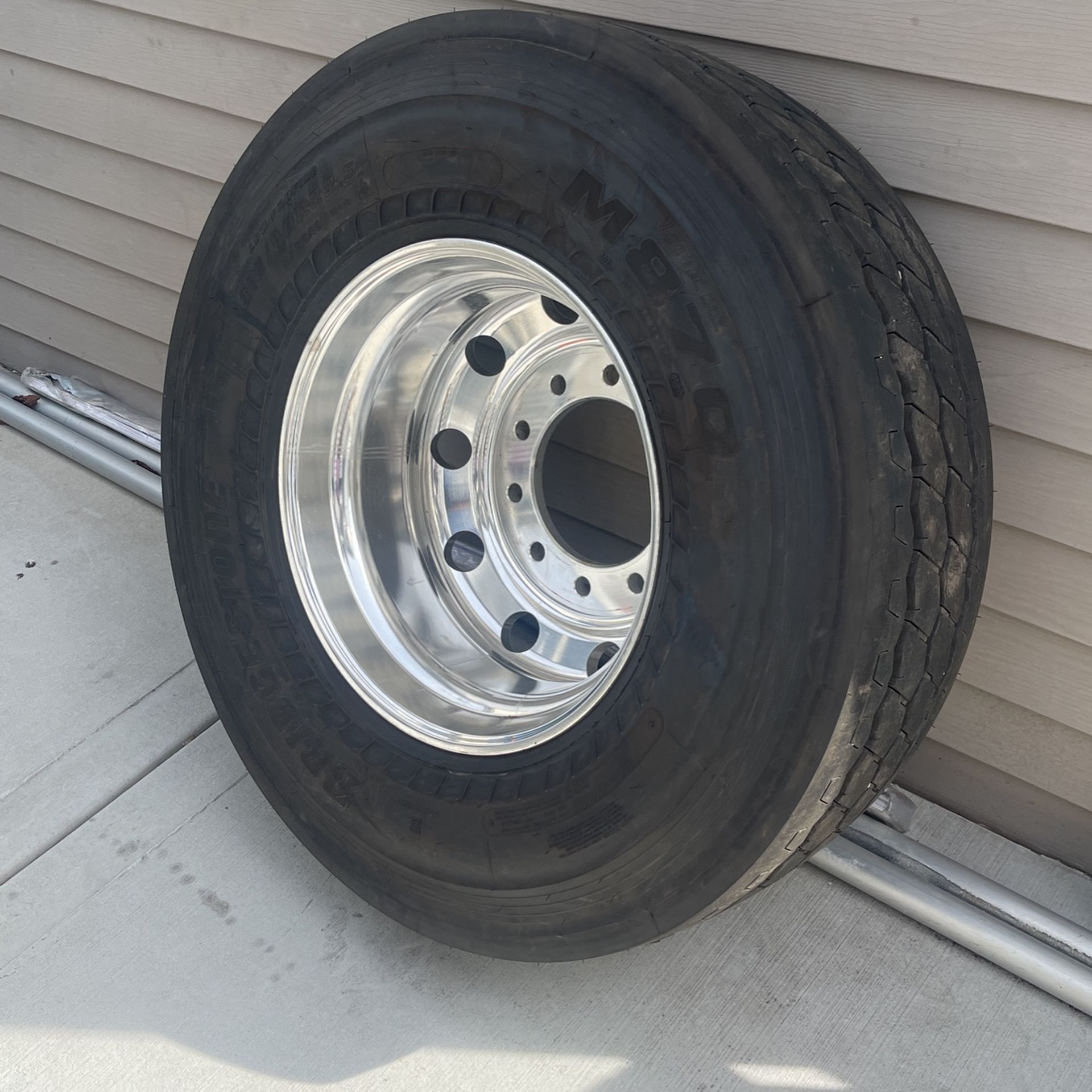 Bridgestone 315/80 R22.5